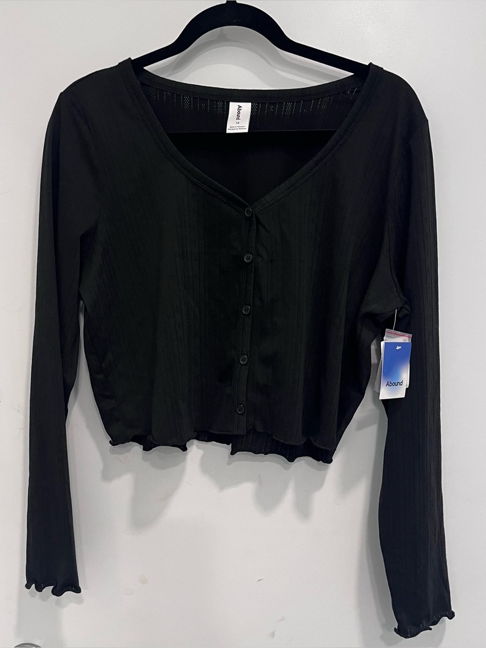 Abound Jet Black Ribbed Button-Front Cropped Top Long Sleeve Lettuce Hem 1X NWT